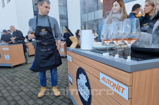 Egyedülálló közös főzés az Autonet udvarán. Főszerepet kaptak a Caprini Gourmet sajtok