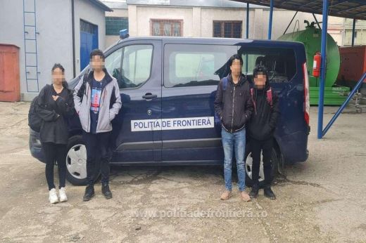 Négy nepáli bevándorlót füleltek le a szatmári határrendészek Dara határában