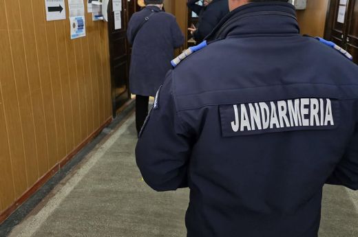 Vádat emeltek a csendőrrel szemben, aki összevert egy gyermekbántalmazó családfőt