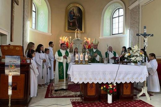 A felújított templom megáldása és Plébánia-nap Jószefházán