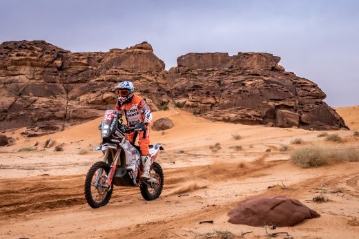 Csurom vizesen és átfagyva ért célba a Dakar 3. napján Gyenes Mani