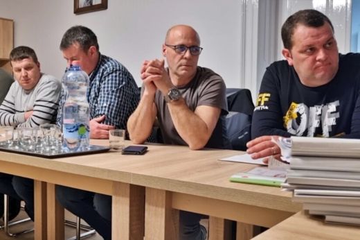 Kaplony. Tanácsülésen több határozat is született. Megkezdődnek a felújítási munkálatok
