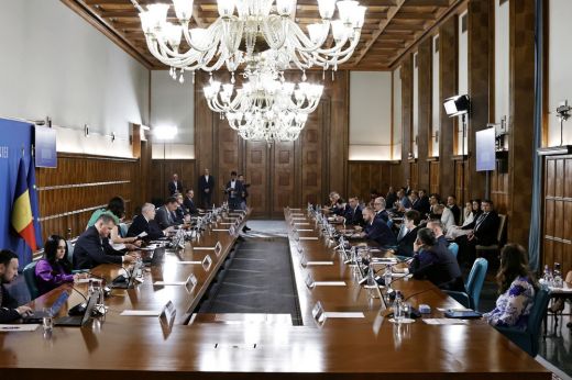 Kormányprogram: kétkulcsos áfát vezetnek be, nő a jövedéki adó és az osztalékadó