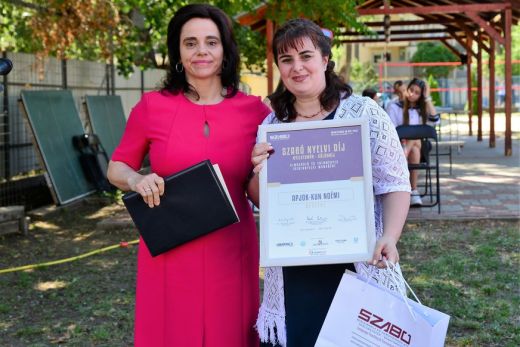 SZABÓ Nyelvi Díjjal tüntették ki a Református Gimnázium angoltanárát