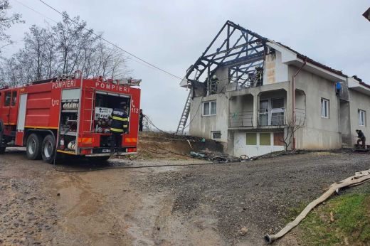 Teljesen kiégett egy lakóház manzárdja Ráksán a húsfüstölő miatt