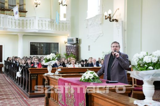 Könnyes szemmel búcsúztak a tanévtől és egymástól – Tanévzárót és díjkiosztót tartottak a Refiben – Képgaléria