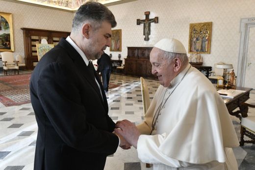 Magánaudiencián fogadta Ferenc pápa Marcel Ciolacu miniszterelnököt