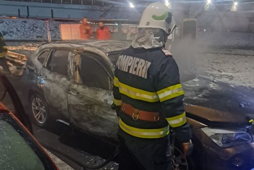 Teljesen kiégett egy autó az Ostrovului utcában. Megvan, mi okozta a tüzet