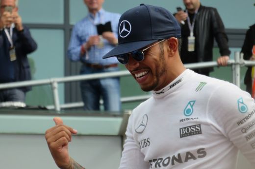Forma-1 - Hivatalos, hogy Hamilton a Ferrarihoz szerződik