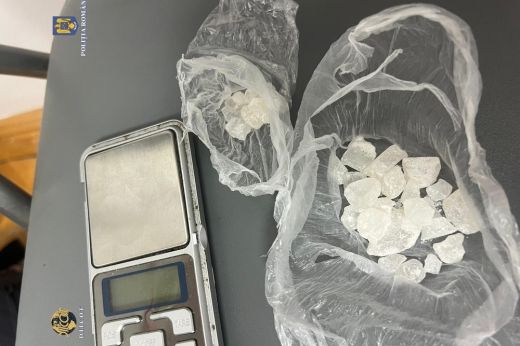 Drogkereskedőket fülelt le Beszterce-Naszód megyében a rendőrség; a DIICOT szerint kiskorúaknak is adtak kábítószer