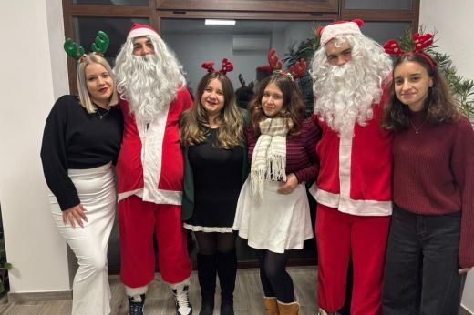 Szülők, figyelem! Idén is házhoz megy a Mikulás