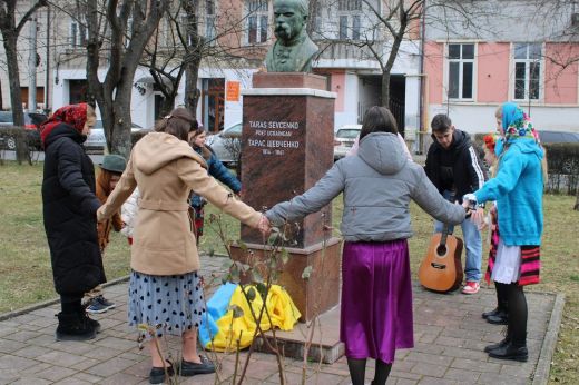 A 3 éve tartó háború ukrán áldozataira emlékeztek Szatmárnémetiben