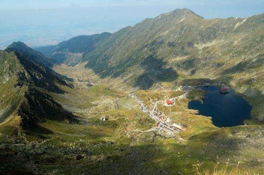 Továbbra is jelentős a lavinaveszély a Fogarasi-havasok és a Bucsecs-hegység 1800 méter fölötti régióiban