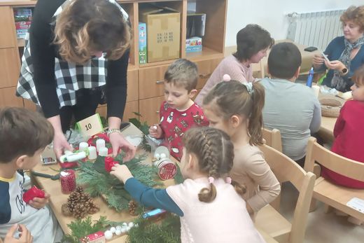 Hatodjára szervezték meg az adventi koszorú készítő versenyt a Kölcsey óvodában