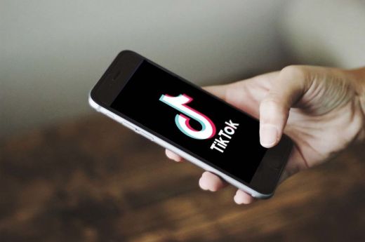 Az Európai Bizottság hivatalos eljárást indított a TikTok ellen