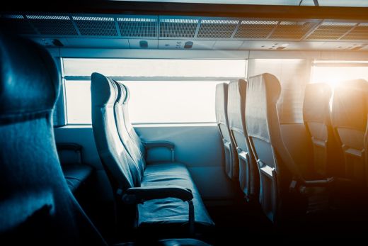 Ingyenes buszjáratot biztosítanak azon egyetemistáknak, akik szavaznának december 1-én