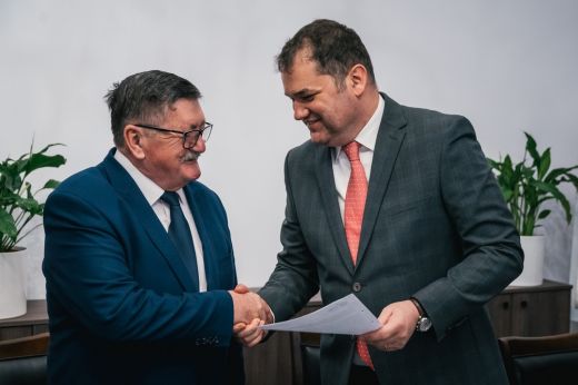 Cseke Attila: kezdődik a nagykárolyi sportpálya építése