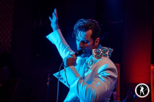 Óriási siker! Európa legjobbjai között a magyar Elvisként emlegetett énekes