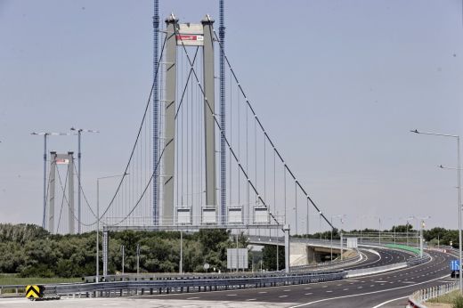 Brăila: Megtörtént az első koccanás az új Duna-hídon