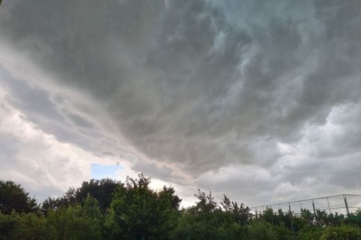 Felerősödő szélre és viharos időjárásra figyelmeztetnek a meteorológusok