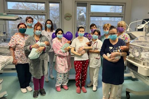 Koraszülöttek világnapja: a Szatmár Megyei Sürgősségi Kórházban világra jött babák 10 százaléka idő előtt érkezik