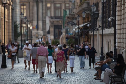 IRES-felmérés: a romániai lakosok 18%-ának még a legszükségesebbekre sincs elég pénze