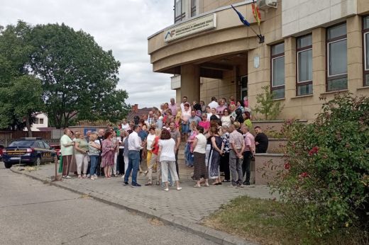Spontán sztrájkot tartottak hétfőn a pénzügyi igazgatóság munkatársai