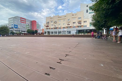 Megviselte a nyár a „Gyuszi-gödröt”, viszont ősszel egy nagyobb felújításon eshet át a tér - Fotók