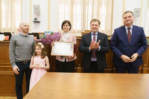 Dr. Mózes Károly-díjjal tüntették ki a szatmári kórház egyik vezető asszisztensnőjét