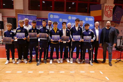 Utánpótlás-korosztályos labdarúgóit díjazta az Olimpia VSK és a PLA