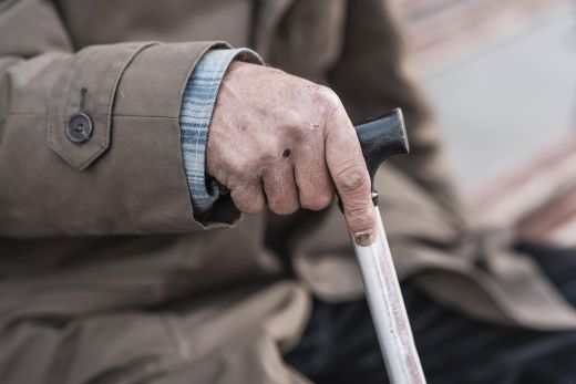 Mintegy 4.767.000 nyugdíjast tartottak nyilván Romániában 2023 decemberében; az átlagnyugdíj 1970 lej volt