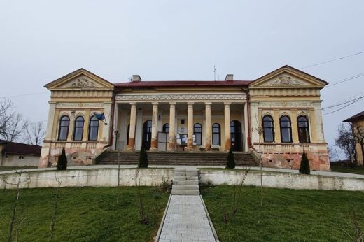Érszakácsi. Gyereknapot rendeznek a polgármesteri hivatal udvarán