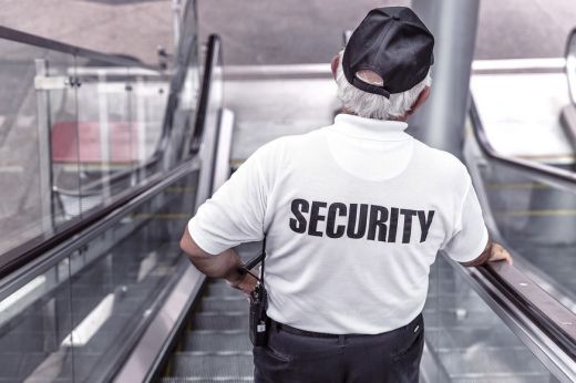Nem mindennapi sztori: banki biztonsági őrt fosztottak ki Szatmárnémetiben