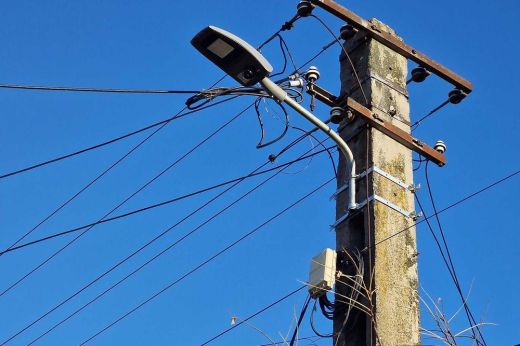 Szerelik a LED-lámpákat Mezőterem községhez tartozó falvakban