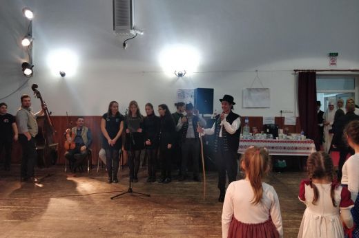 Szilágybagosi táncházban ropták a Röpike néptánccsoport tagjai