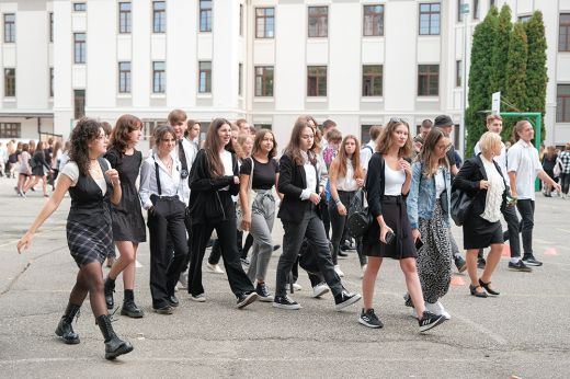 Több mint ezren kezdték meg az idei tanévet a Kölcseyben