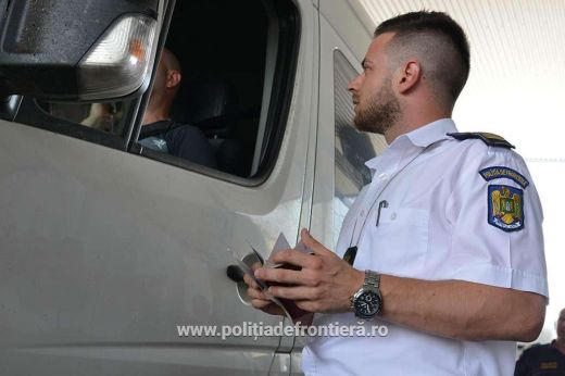 Azt hazudta a határőröknek egy szatmári férfi, hogy otthon felejtette a jogosítványát. Kiderült, nincs is neki