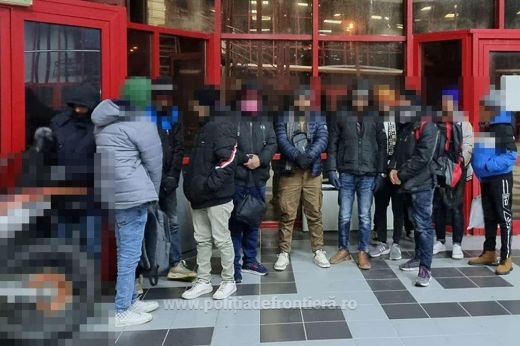 Távol-keleti migránsokat Európába hozó embercsempész-hálózatot számolt fel a DIICOT