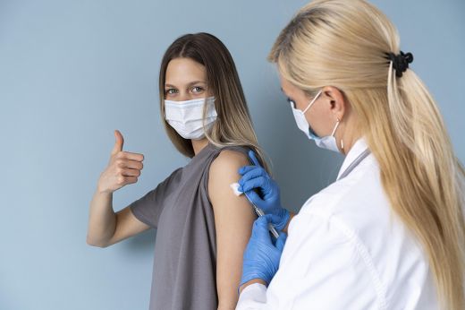 Október 1-jétől ingyenesen felvehető a HPV-oltás Szatmár megyében – lányok és fiúk számára egyaránt