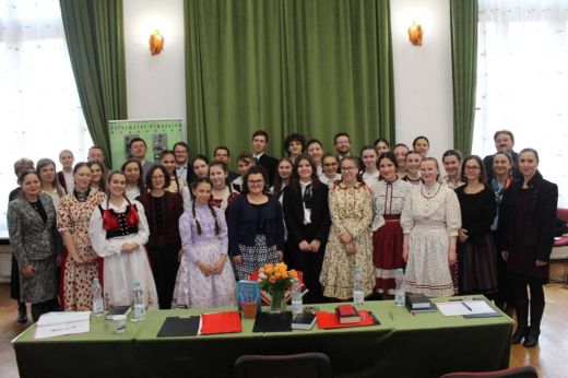 Legjobb a legjobbak között - Népdal és zsoltáréneklésben remekelt a Református Gimnázium diákja