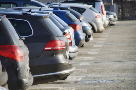 Fontos tudnivaló a Szatmárnémetiben lakhely szerinti parkolóhelyek bérlőinek. Mutatjuk, mikortól jelentkezhetnek a még üres helyekre
