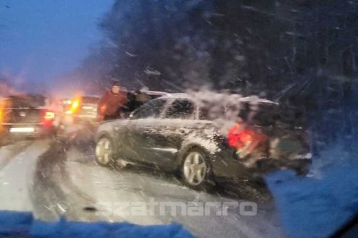 Baleset történt a reggeli órában: három autó koccant össze