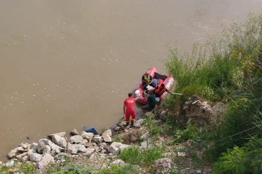 Gépjármű a Szamosban. A mentőhelikoptert is riasztották a helyszínre - FRISSÍTVE