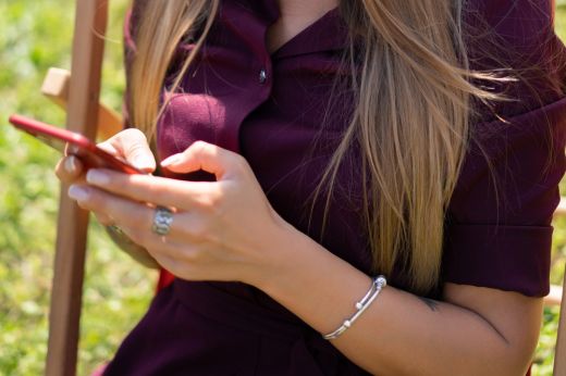 Balhés tiniszerelem: 1500 eurót kért, hogy ne kerüljenek ki a képek