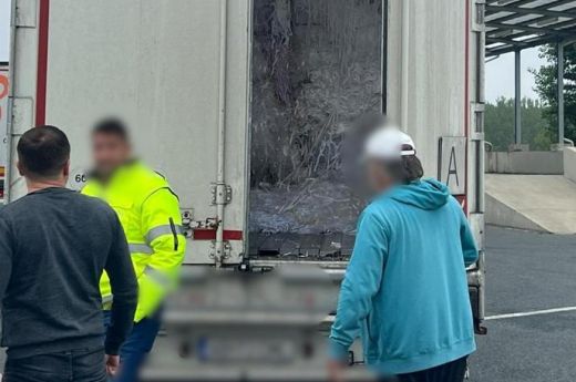 Hét személyt vettek őrizetbe az országba illegálisan behozott hulladékok ügyében végzett házkutatások nyomán