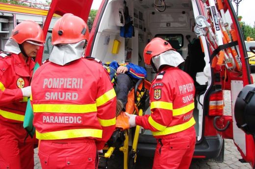 Mentő vitte el a tolvajt, aki percekkel korábban kifosztott egy idős asszonyt