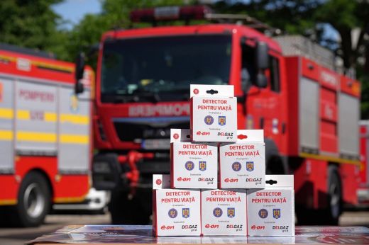Életmentő készülékek a Szatmár megyei rászorulóknak: füst- és szén-monoxid-érzékelőket osztanak szét
