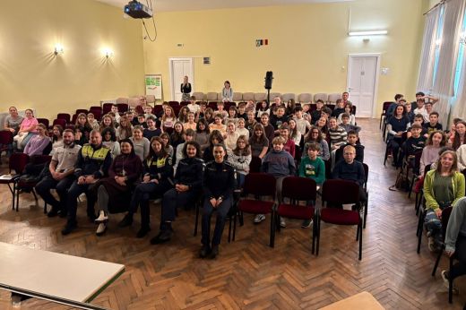 Fék, sisak, józan ész – közlekedésbiztonsági órát tartottak a Kölcseyben