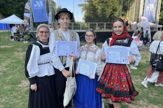 Két első és egy harmadik díjjal tértek haza a Hagyományos Mesterségek Olimpiájáról a szatmári diákok