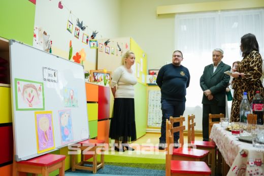 ​​​​​​​Mosolyban az anyai szeretet – zsűrizték a IX. Édesanyám Rajzverseny pályaműveit - Képgaléria